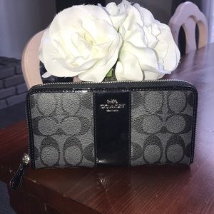 Black/Smoke Coach wallet